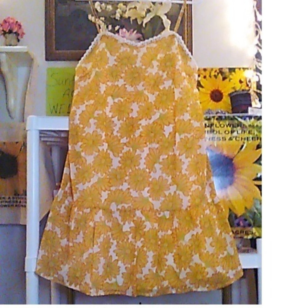 19 Cooper Sundress Daisy Print Tagged S But Larger Lined NWOT